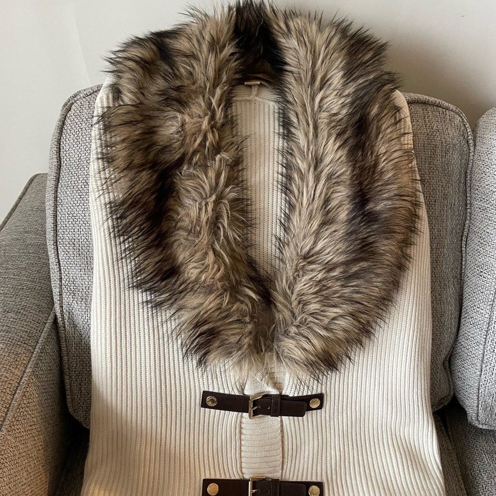 Michael Kors Cream Sweater with Faux Fur Collar